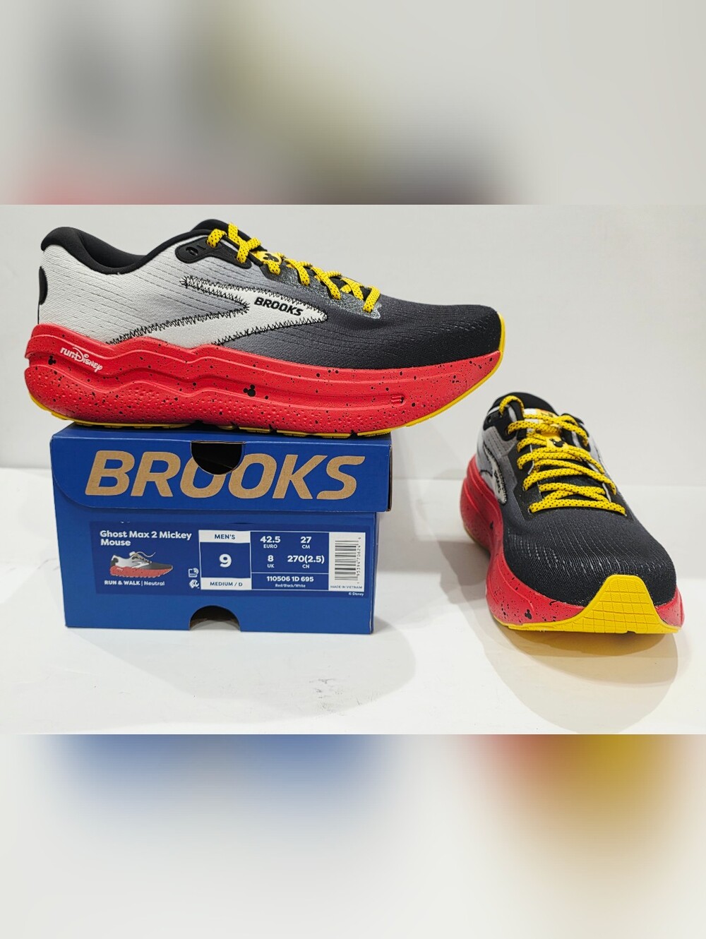 Brooks Ghost Max 2 MICKEY MOUSE RunDisney 2025 Red White Black Men Medium 9 New